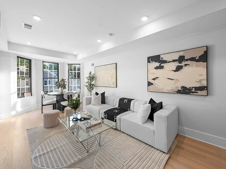 124 Glenwood Ave #3 — Photo 1