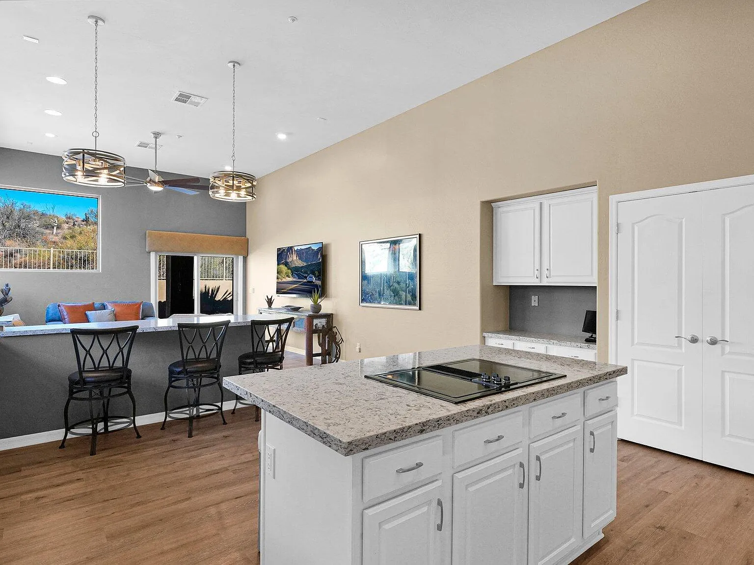 3 bed, 2.5 bath, 2145 sqft, $7,500 — Photo 4