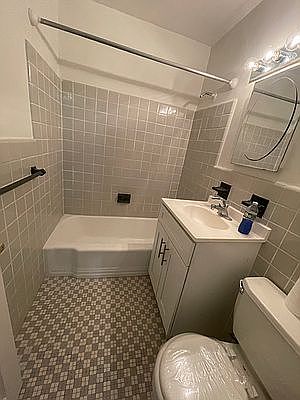 3rd image of 77 Sullivan Pl APT 10C