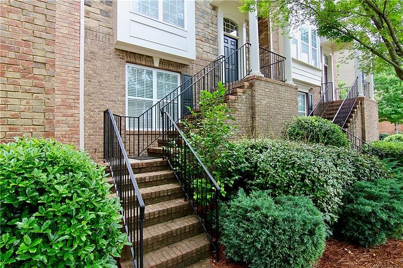 1st image of 2126 Wylmoor Way SE