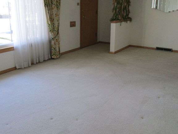Living Room - view 2