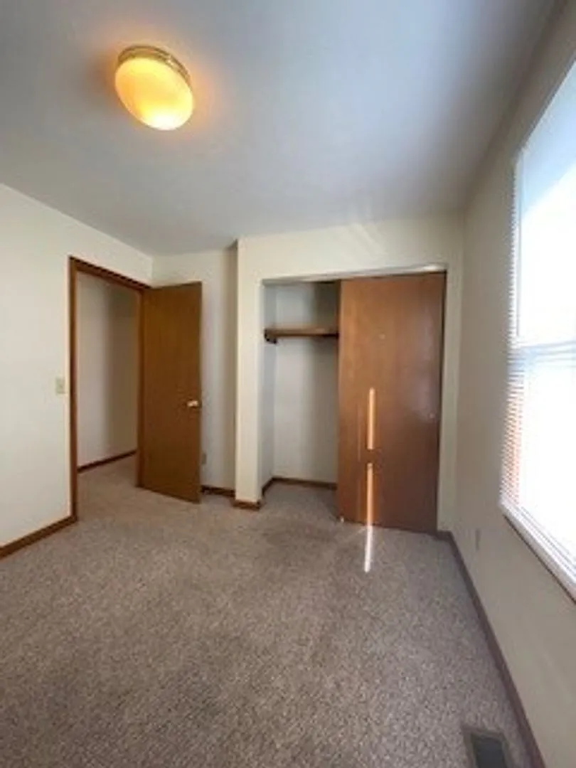 212 Stonewall Court — Photo 2