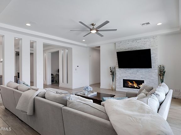 4th image of 21268 S 225TH Way