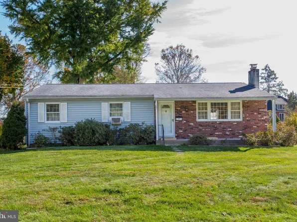 151 Summit Ave, Ewing, NJ 08628