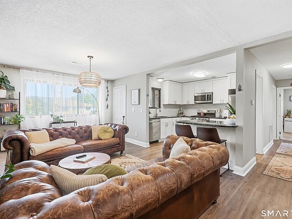 4th image of 55 Thompson Street #17B