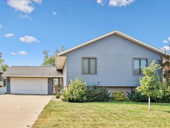 56 Julia Anne Dr NW, Cedar Rapids, IA 52405