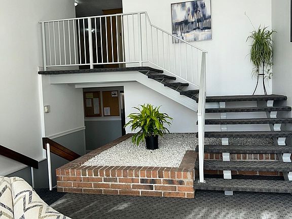 5th image of 51 Melrose St APT 5E