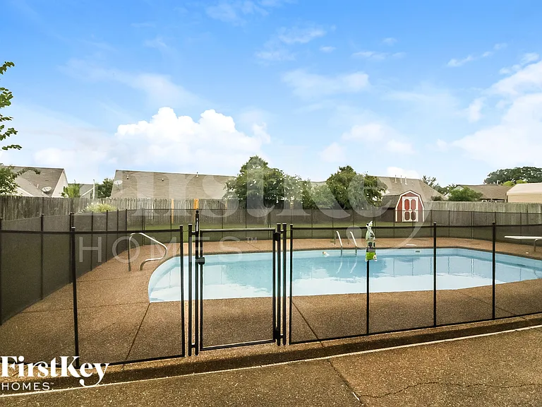 11626 Millwind Dr — Photo 15