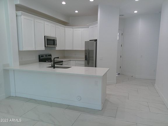 4th image of 846 N PUEBLO Drive #135