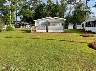 807 Magnolia Dr, Sunset Beach, NC 28468