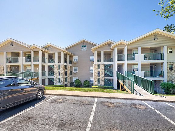 3rd image of 160 W Rockford Drive #F 11