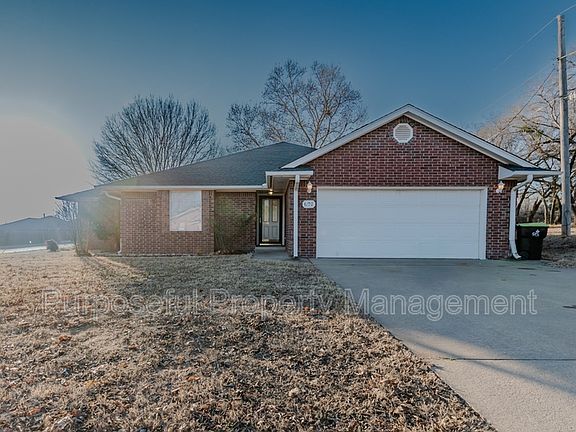 2nd image of 607 Bob White Dr