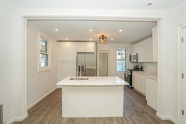 Sold by Suits Realty | media 17