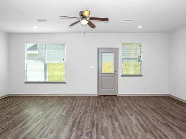 2702 Appian Way — Photo 3