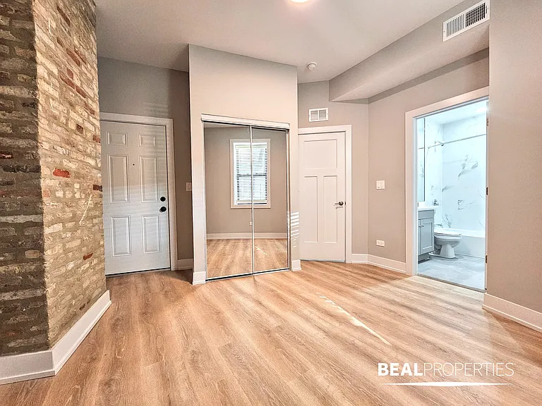 428-38 West Belden — Photo 36