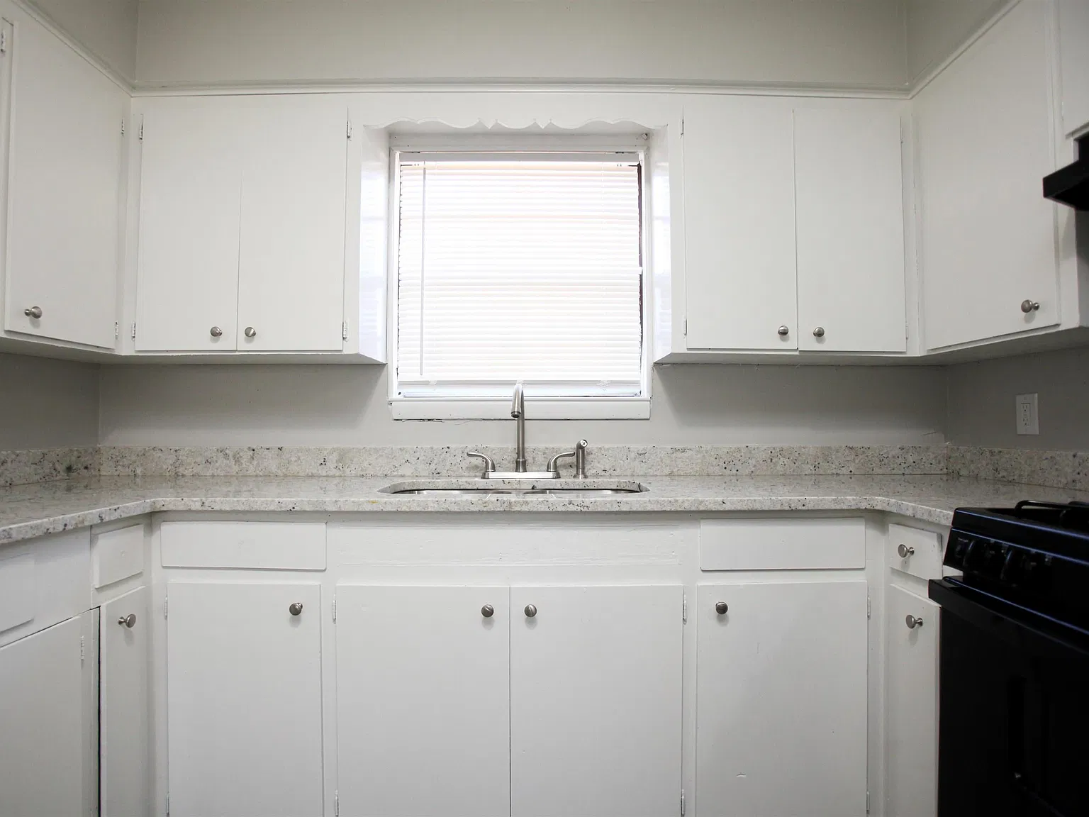 4 bed, 1.5 bath, 1171 sqft, $1,350 — Photo 4