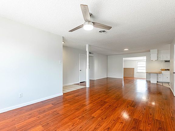3rd image of 3758 E Everglade Ave