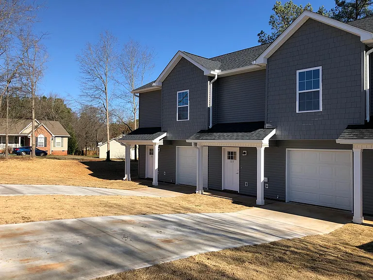 101 Dundee Ct — Photo 13
