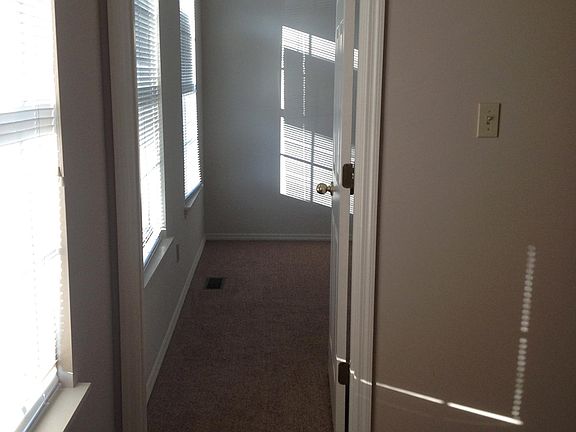 5th image of 2202 Lehne Ct