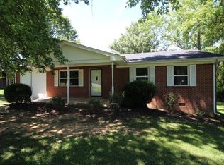 1075 Sulphur College Rd, Hartsville, TN 37074
