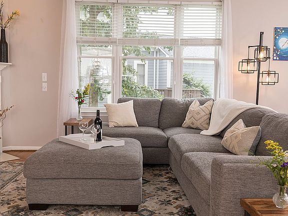 4th image of 43030 Alcott Cir