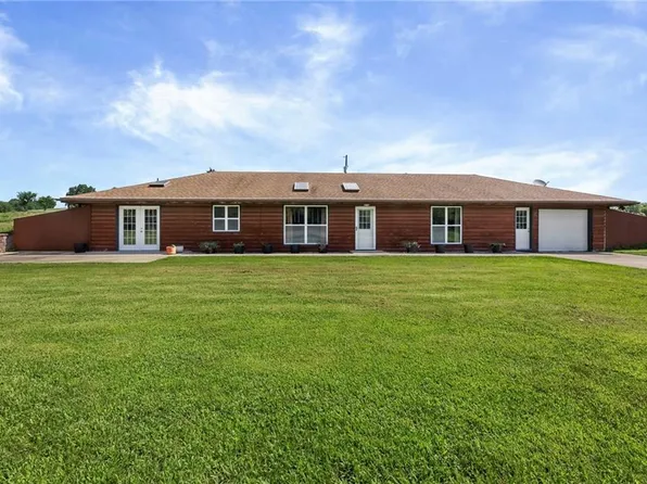 33155 Block Rd, Paola, KS 66071