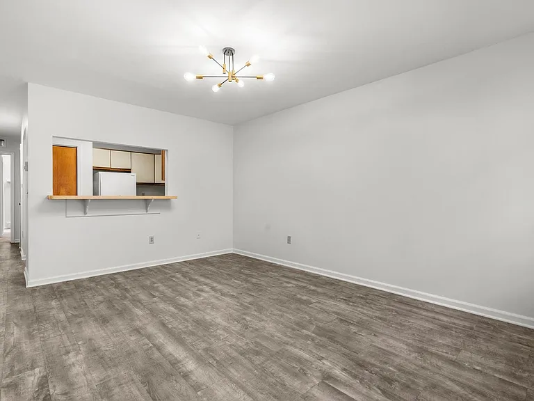31 Railroad St #5 — Photo 8