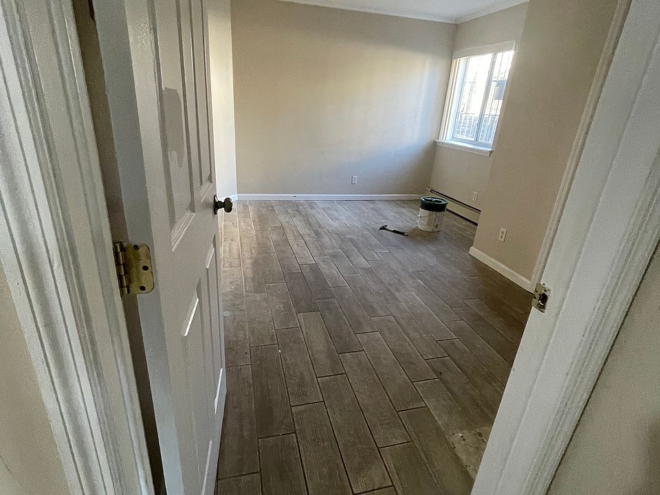 1st image of 12019 23rd Ave Floor 2