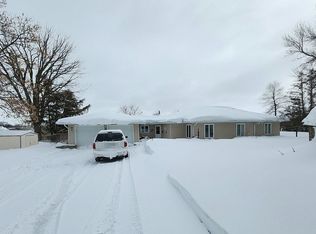 221 S Hubbard St, Crookston, MN 56716