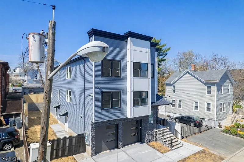 25 Brookside Ave photo 1