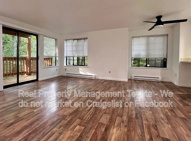 1338 Puget St #1 — Photo 3