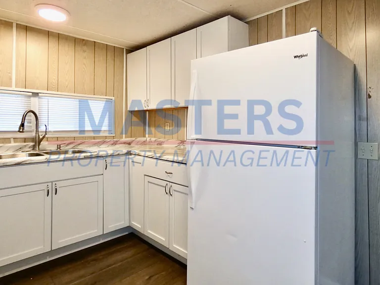 10635 Ford Rd — Photo 5