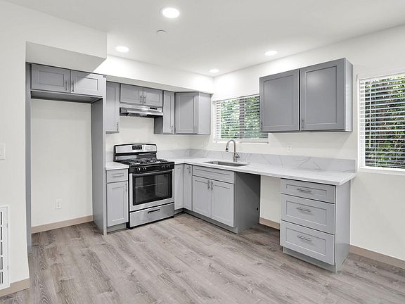 5th image of 115 W Cypress St APT 2