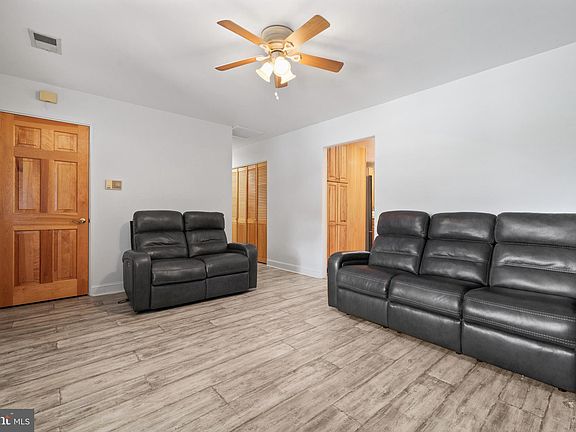 3rd image of 6117 Rose Hill Dr