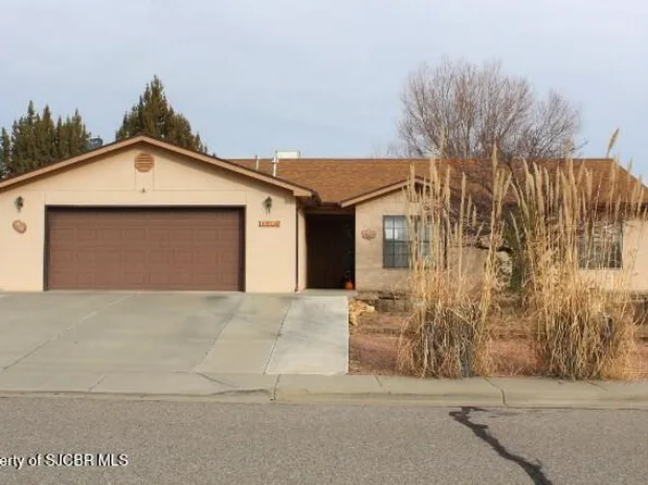 5010 Monteagle Dr, Farmington, NM 87402