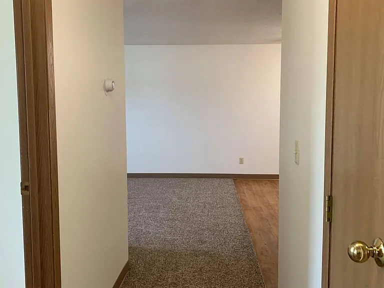Dakota E & W Apartments — Photo 53