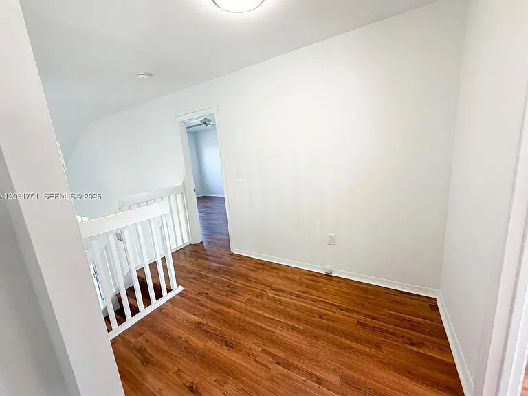 1145 W Lake St — Photo 24
