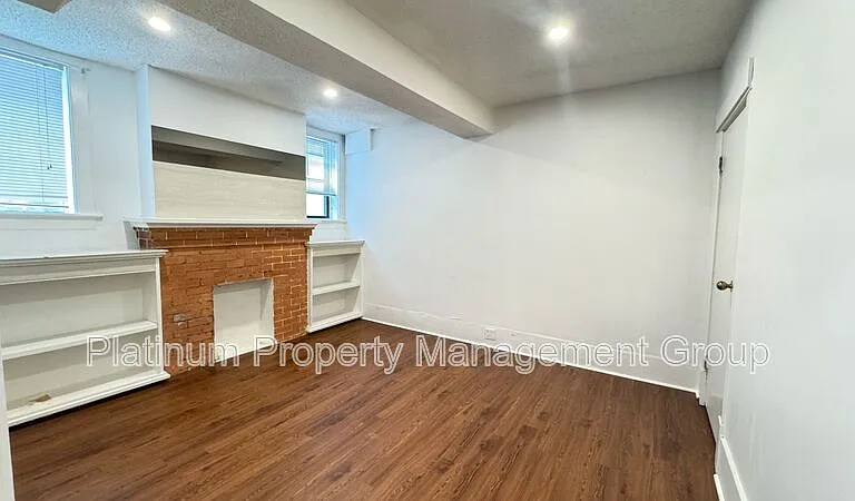 933 18th Ave SW #6 — Photo 9