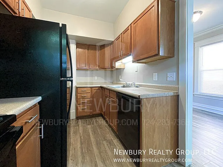 313 Wilson Ave — Photo 15