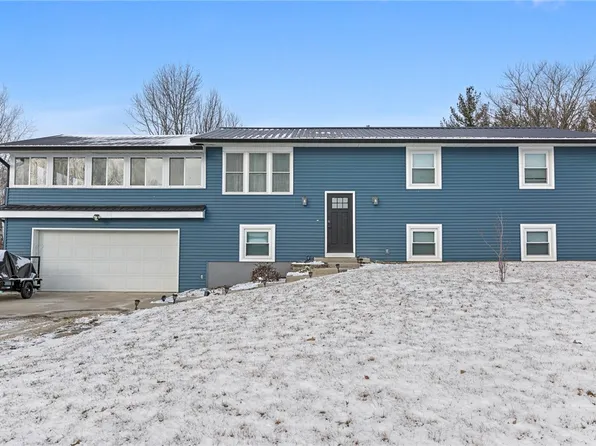 210 E Meadows Ln, Altamont, IL 62411