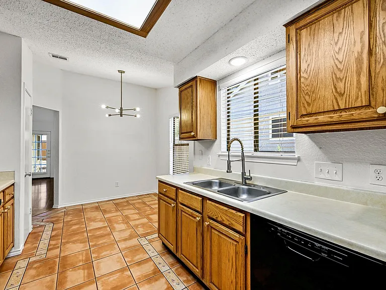 7403 Dallas Dr — Photo 4