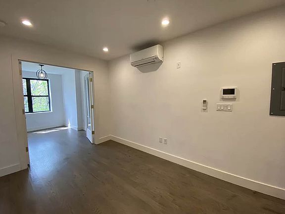 2nd image of 830 Saint Johns Pl APT 4R