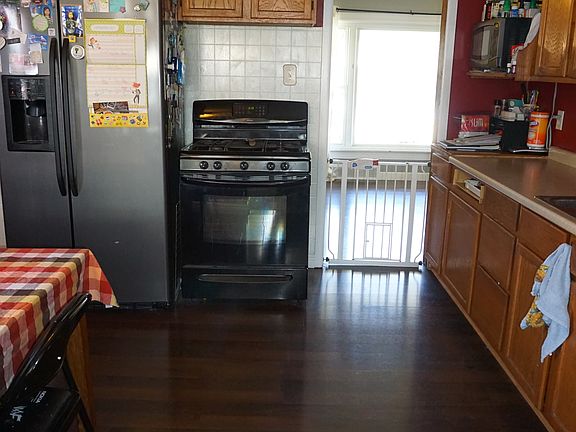 5th image of 181 Helen St