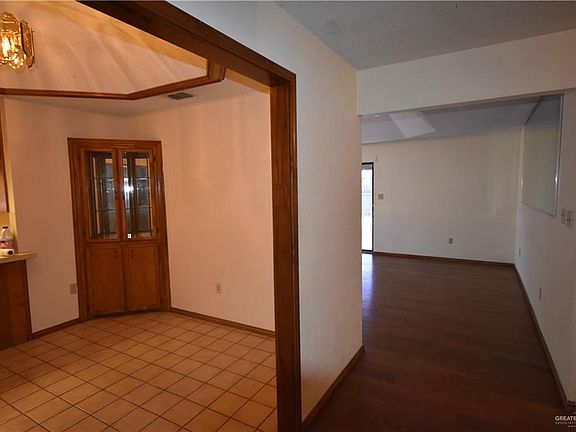 3rd image of 1001 Burney St