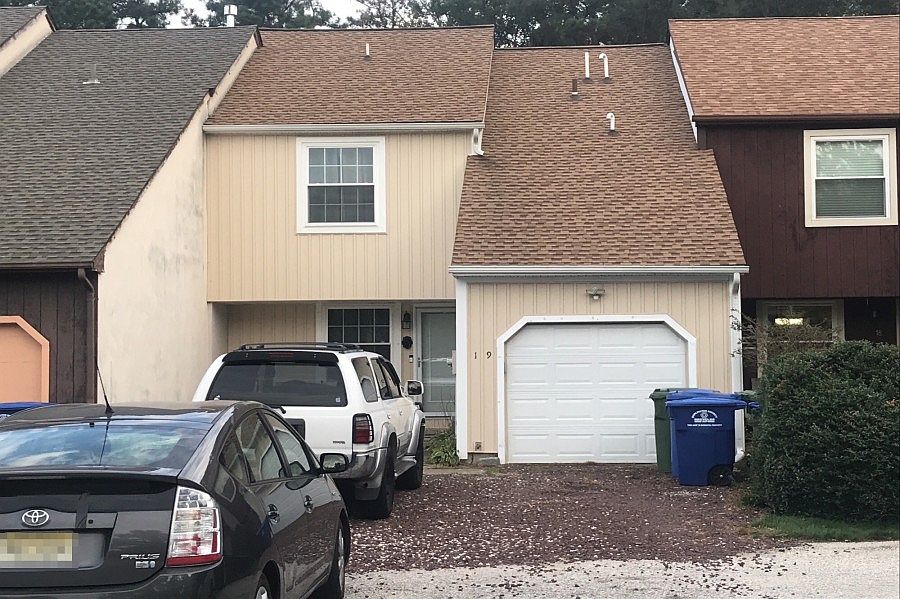 1st image of 19 Queen Ann Ct