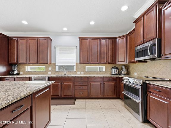5th image of 3619 CROSSVIEW Drive