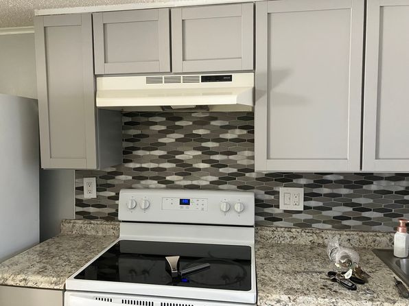 86-90 Burnside Ave