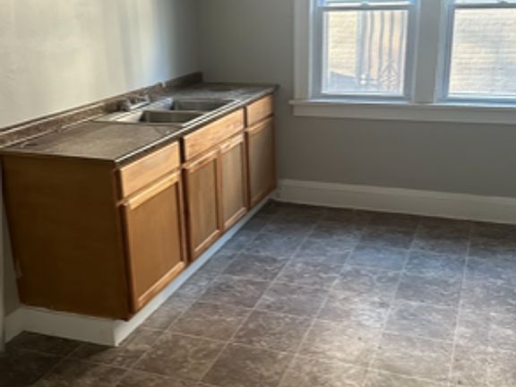 4th image of 4056 E 136th St Floor 2