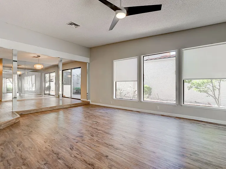 2204 Plaza Del Robles — Photo 19