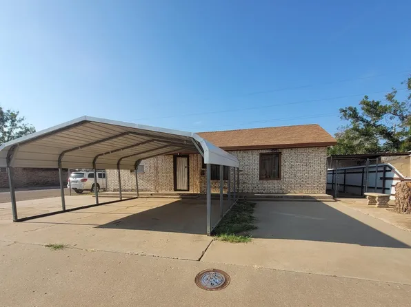 126 Maple St, Levelland, TX 79336